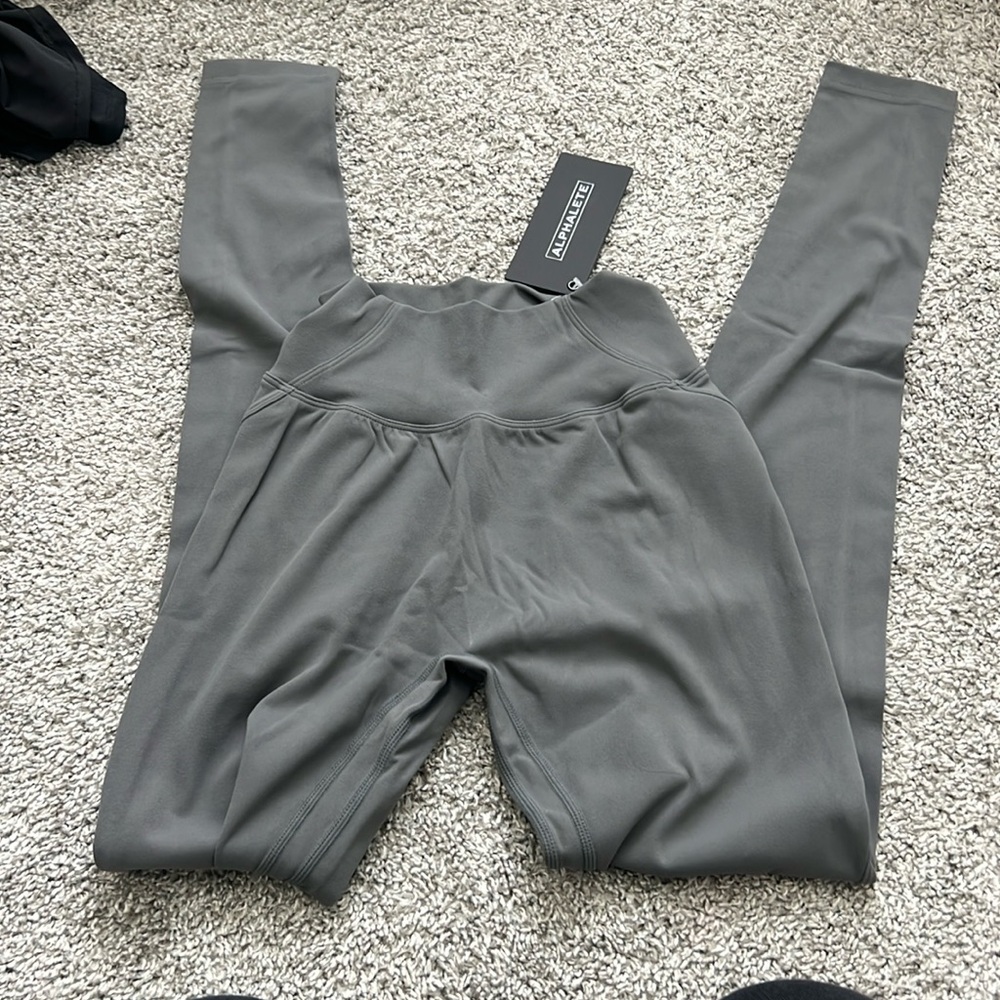 New with tags ALPHALETE aura leggings
